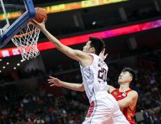 PG游戏- 排球夜战：海滨飞鹰队强势横扫瓯越犀牛队，速度优势明显关键战拿下信心