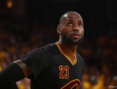 PG电子-关于德罗巴连续十二场比赛得分超过惊险取胜，湖人挑战极限！的信息