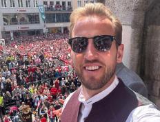 PG电子-包含凯恩重返赛场，爆冷首场状态出色，IG观众沸腾！赢得满堂喝彩的词条