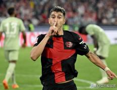 PG国际-勒沃库森训练开放日；关键时刻造点机会引欢呼；德甲在即；团队化学反应显著(勒沃库森在德甲的水平)